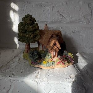 David Winter Cottages “woodmans retreat”